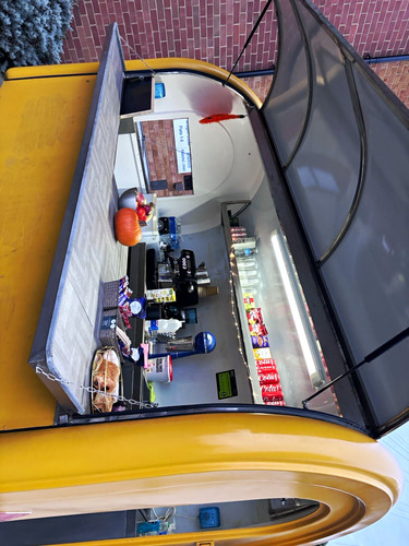 Yellow towable mobile - yellow,